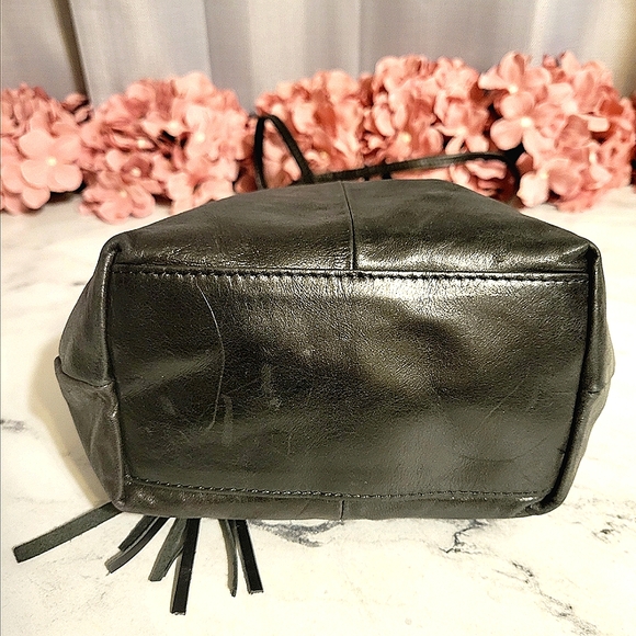 HOBO The Original Vintage Black Leather Cinched Top Crossbody Bag - Picture 4 of 7